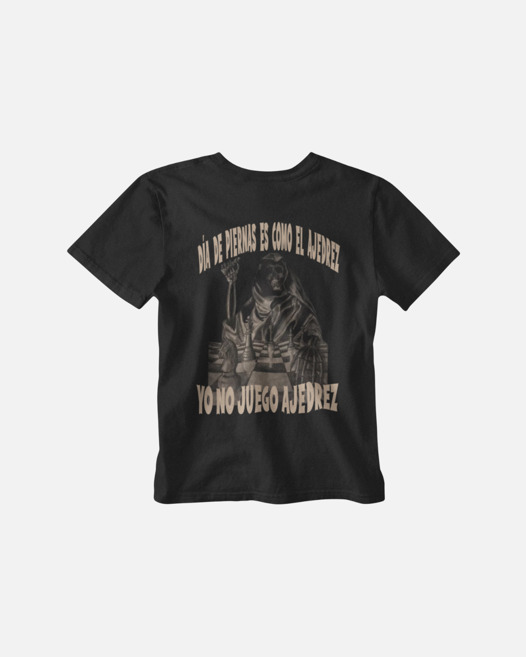 Ajedrez es día de piernas - Polera Negra Oversize